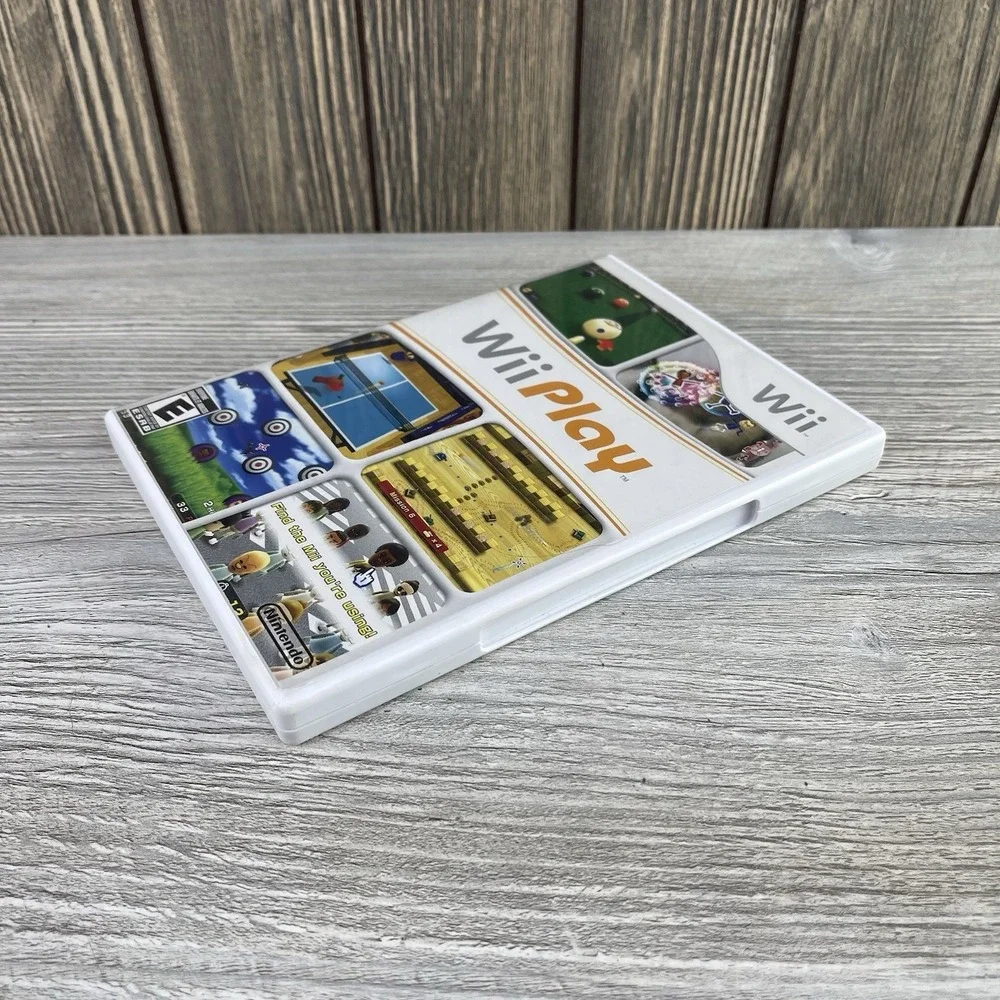 Wii Play Nintendo Game Disc, Case and Manual!  Tested Working